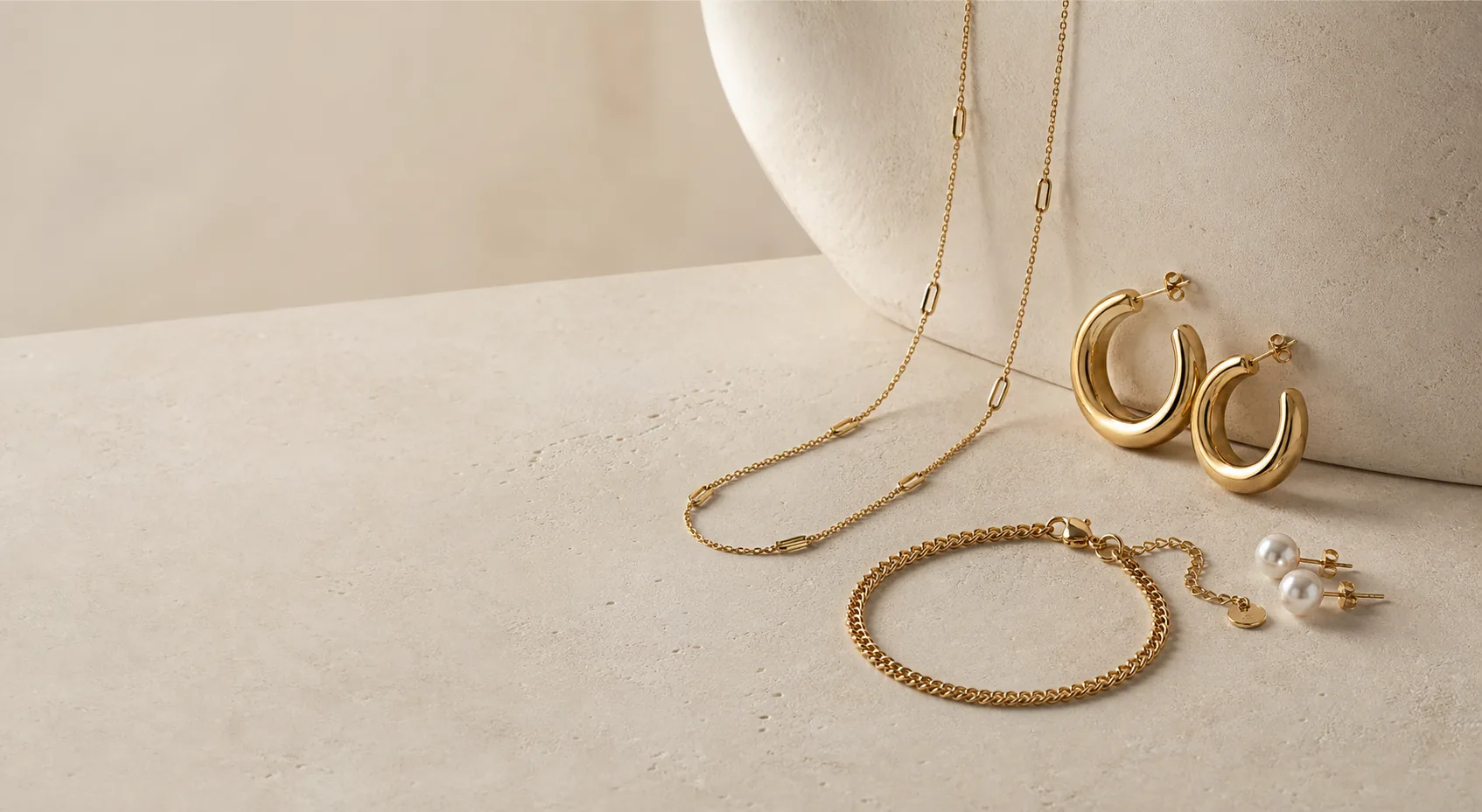 Halo Pearl Necklace