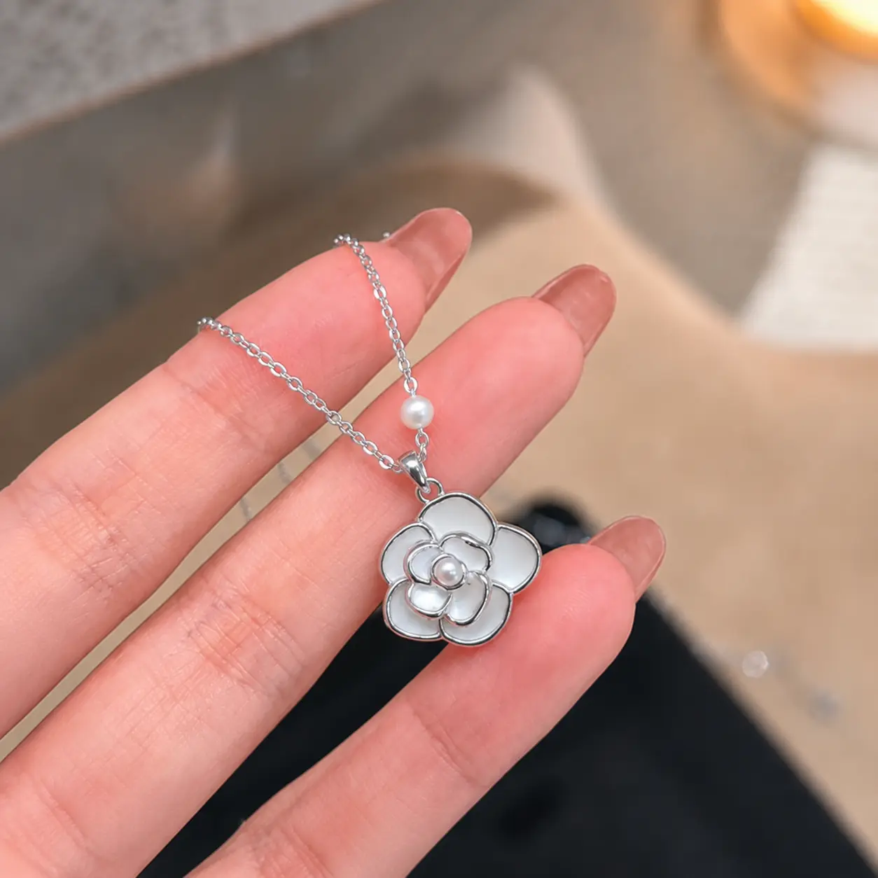 S925 Silver Flower Pearl Necklace detail 1