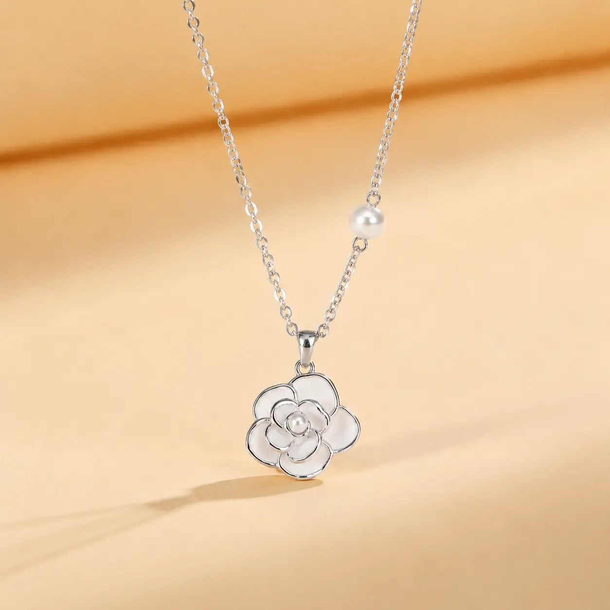 S925 Silver Flower Pearl Necklace detail 2