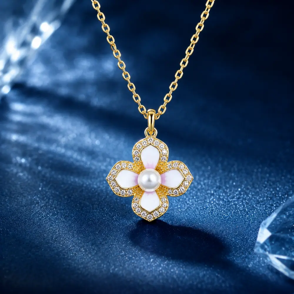 925 Silver Light Luxury Gold-Plated Four-Leaf Freshwater Pearl Necklace detail 1