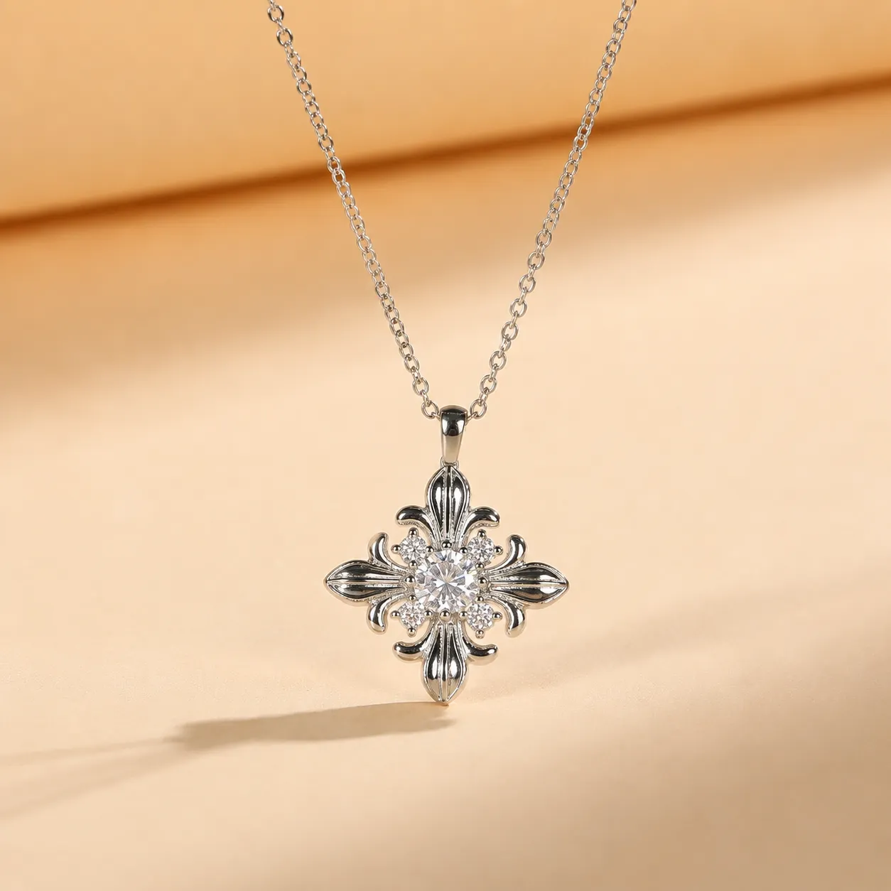 S925 Silver 1 Carat Moissanite Necklace detail 2