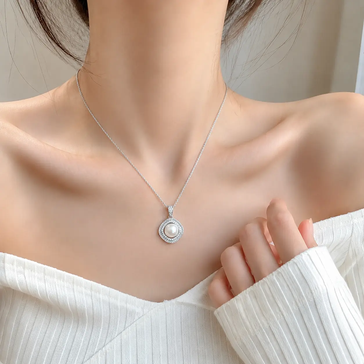Silver Pearl and Diamond Halo Necklace detail 2