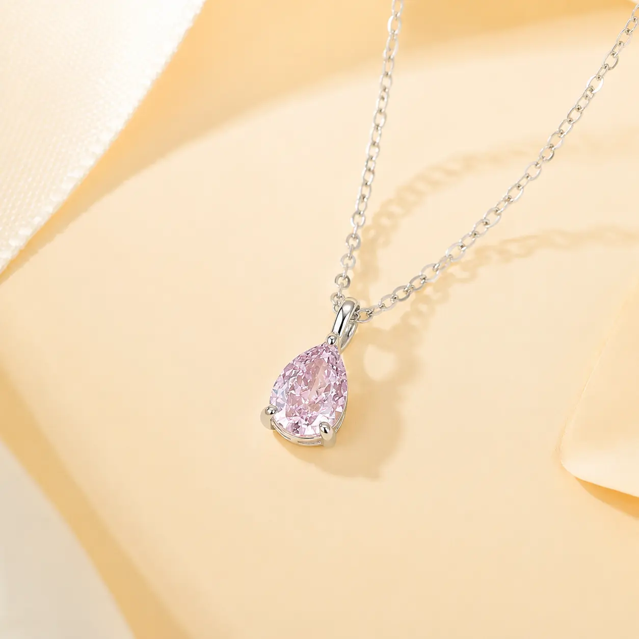 S925 Silver Snowflake Cut Necklace detail 1