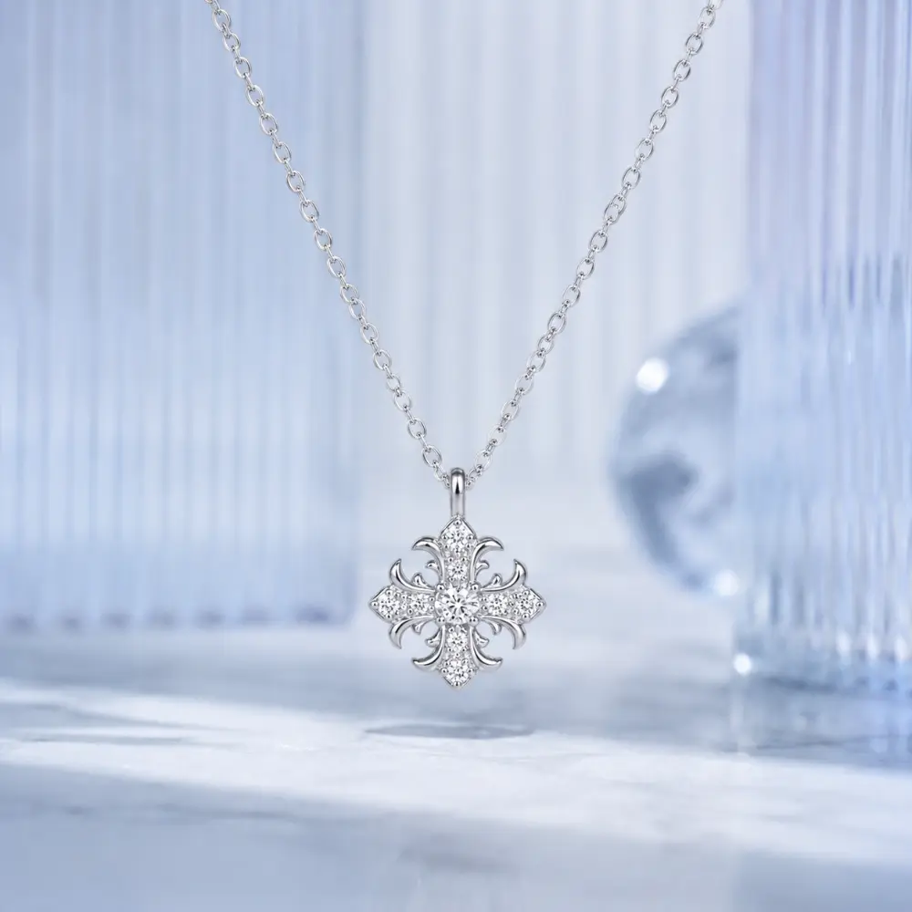 Silver Pendant Necklace with Diamond Pattern detail 2