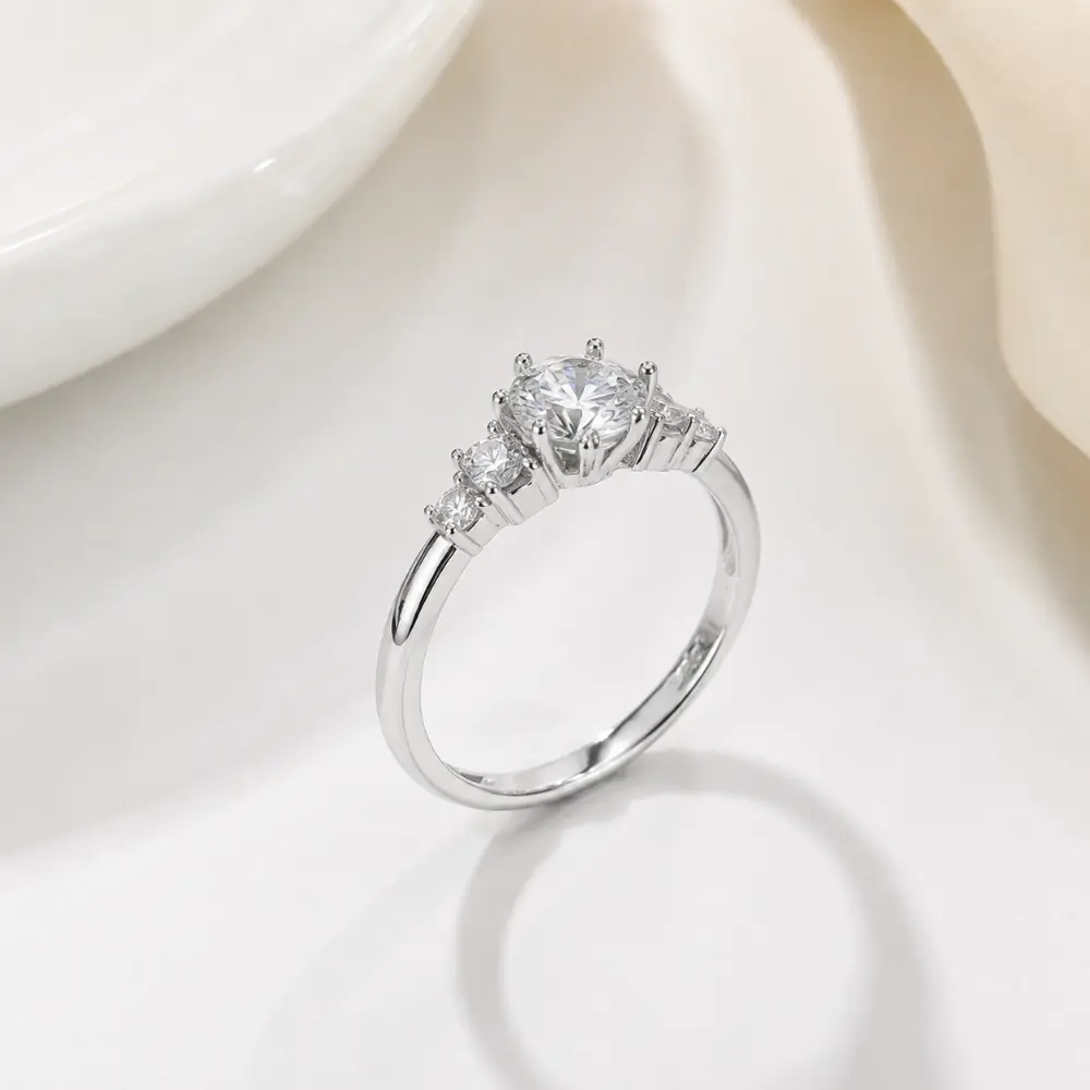 Delicate 1-carat moissanite diamond ring detail 2