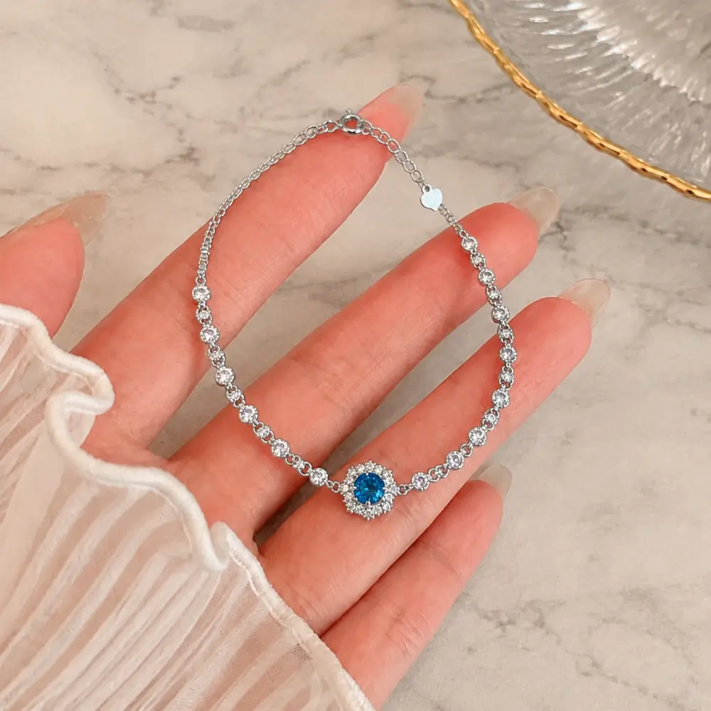 Simple 925 Blue Ice Flower Pavé Diamond Bracelet detail 1