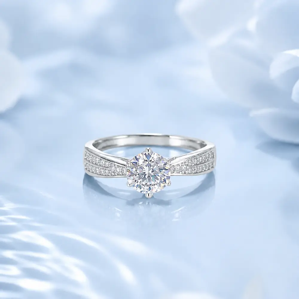 925 Silver Heart-Shaped Claw Moissanite Ring detail 2