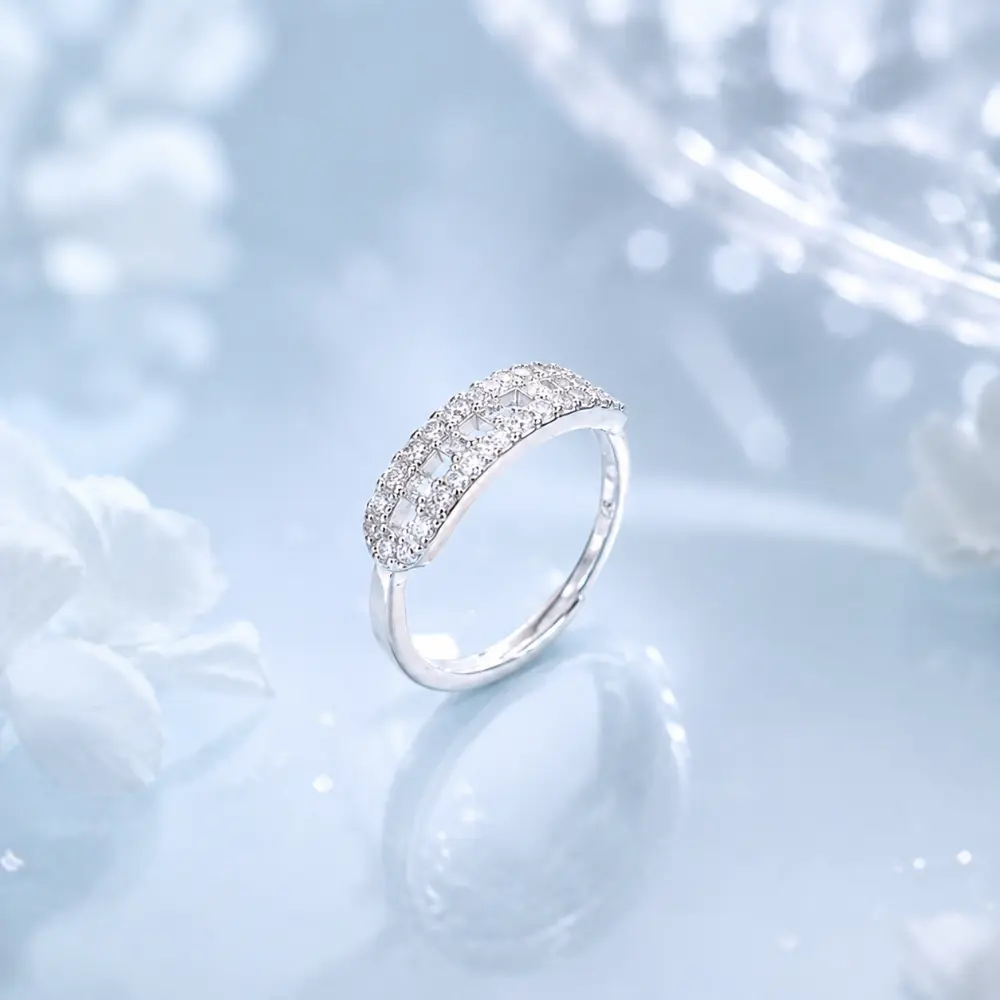 S925 Silver Square Grid Channel-Set Moissanite Ring detail 2