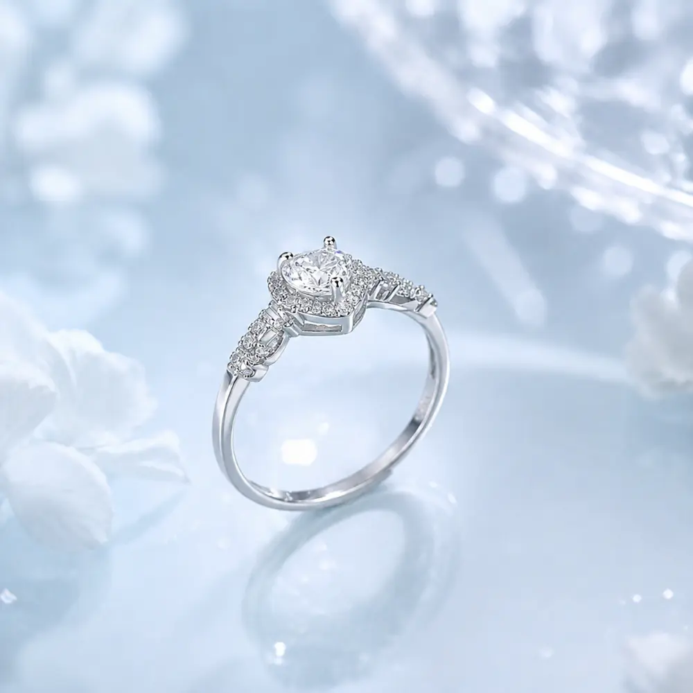 Sparkling Heart-Shaped Diamond 0.5 Carat Moissanite 925 Ring detail 1