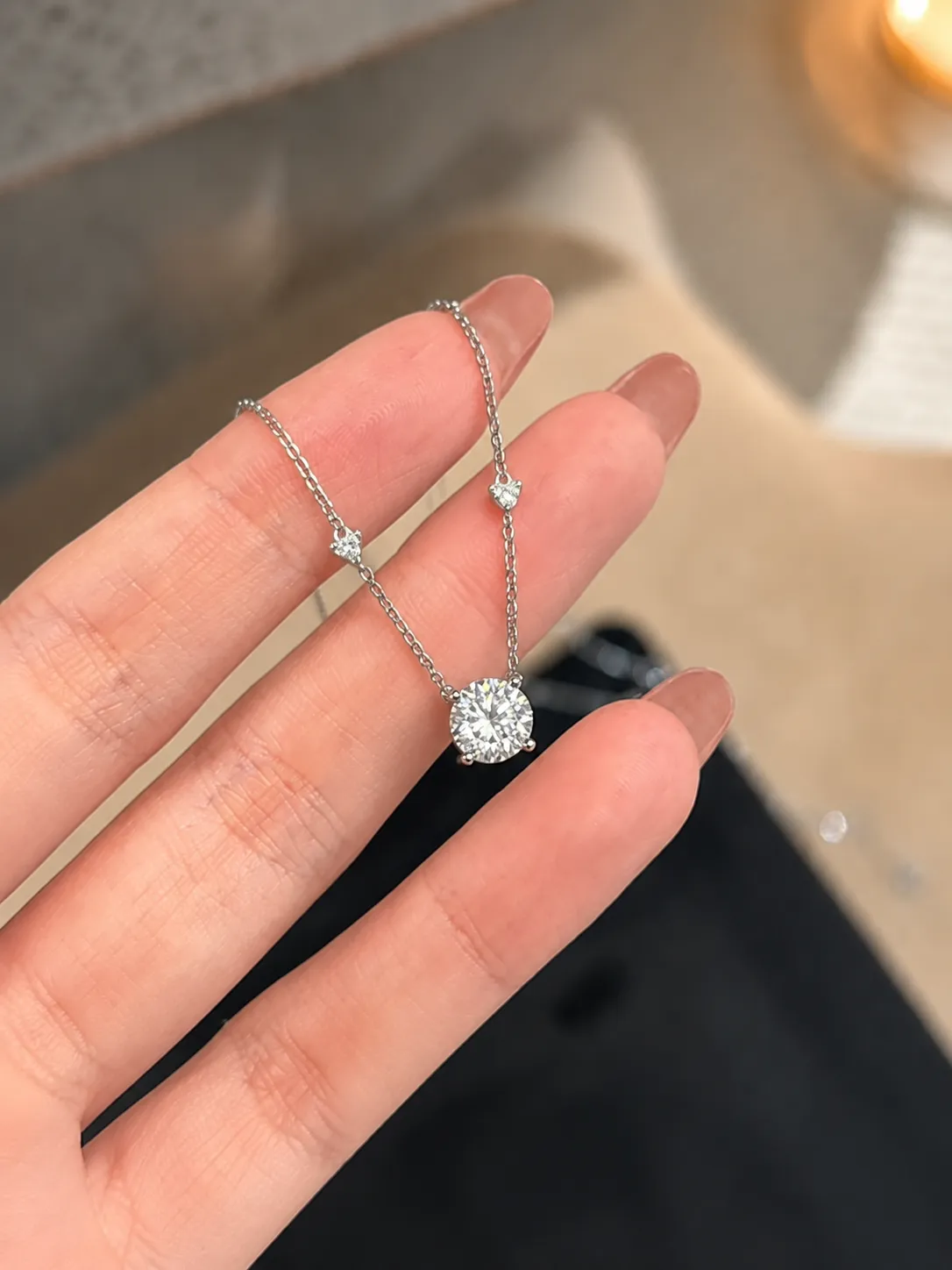 Minimalist 925 Silver Four-Prong 3 Carat Round Diamond Necklace detail 1
