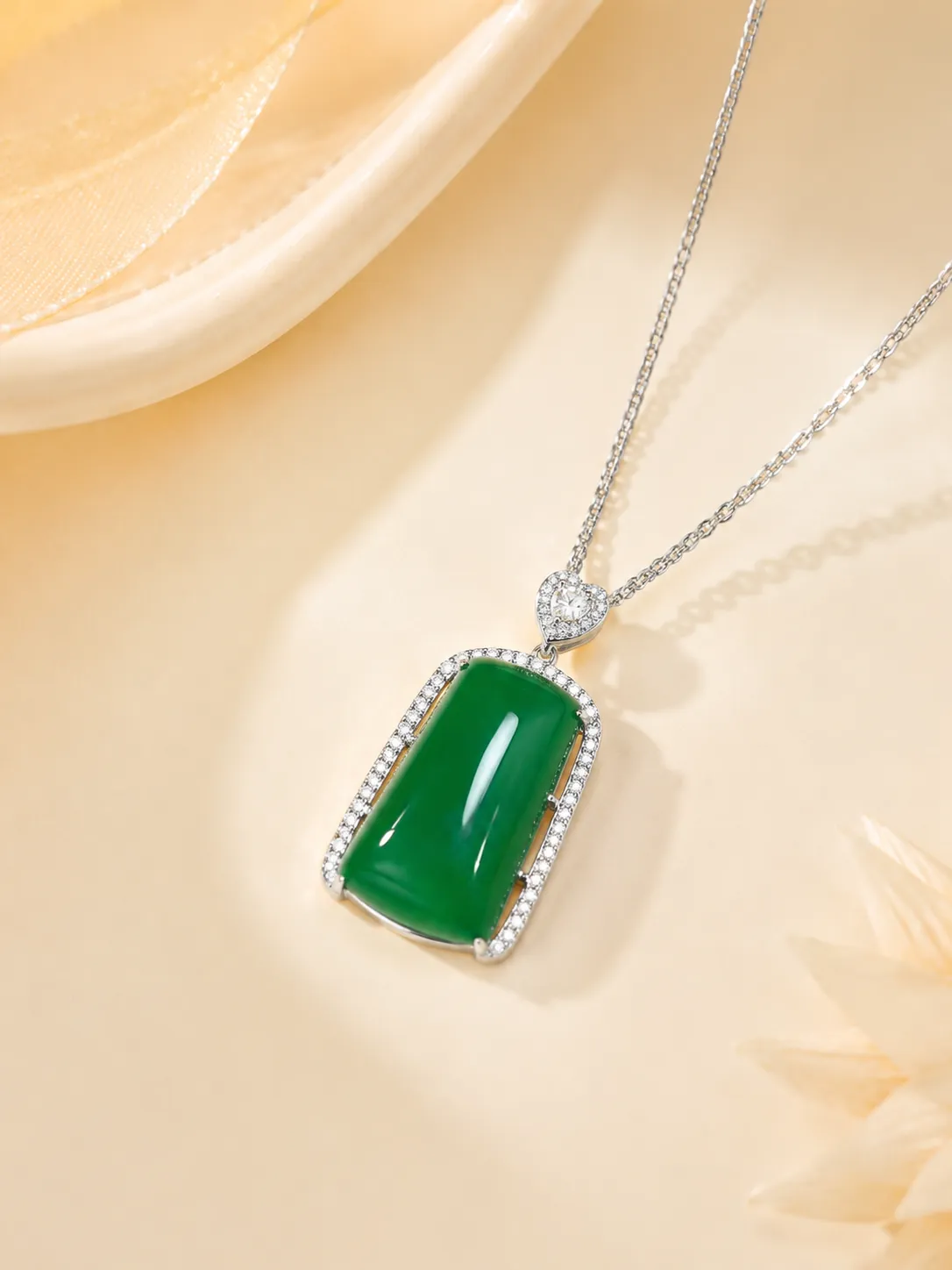 S925 Silver Necklace with Green Chalcedony 'Wu Shi' Pendant and Diamonds detail 1