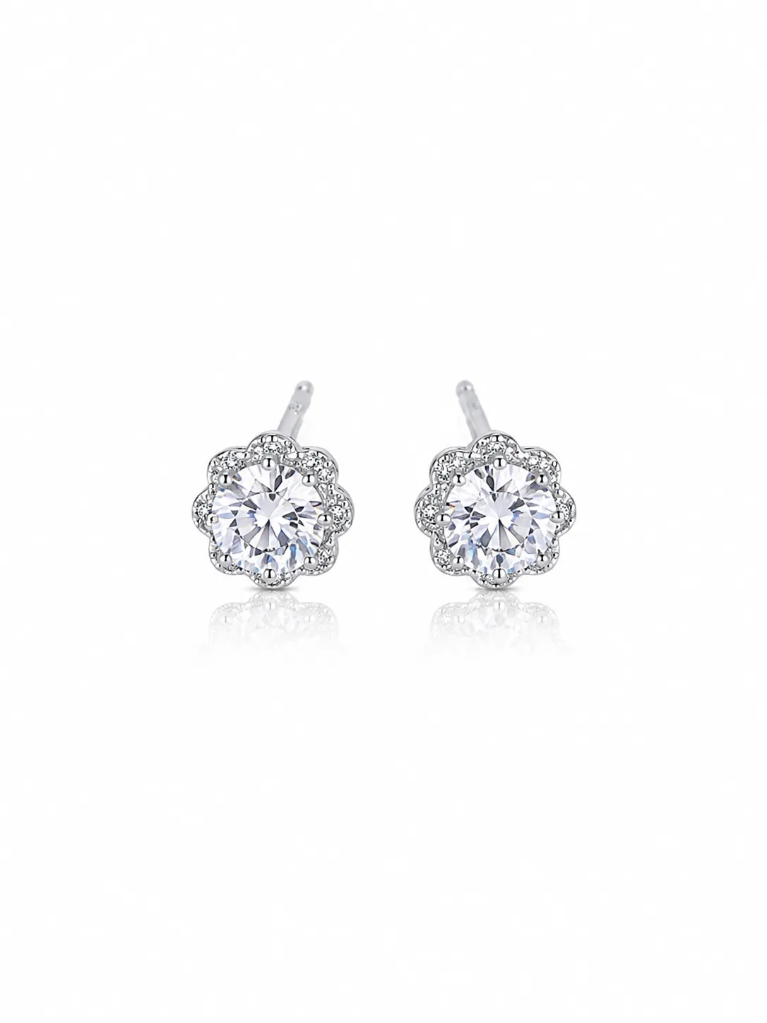 925 Silver Delicate Shiny Flower-Shaped 0.5 Carat Moissanite Stud Earrings