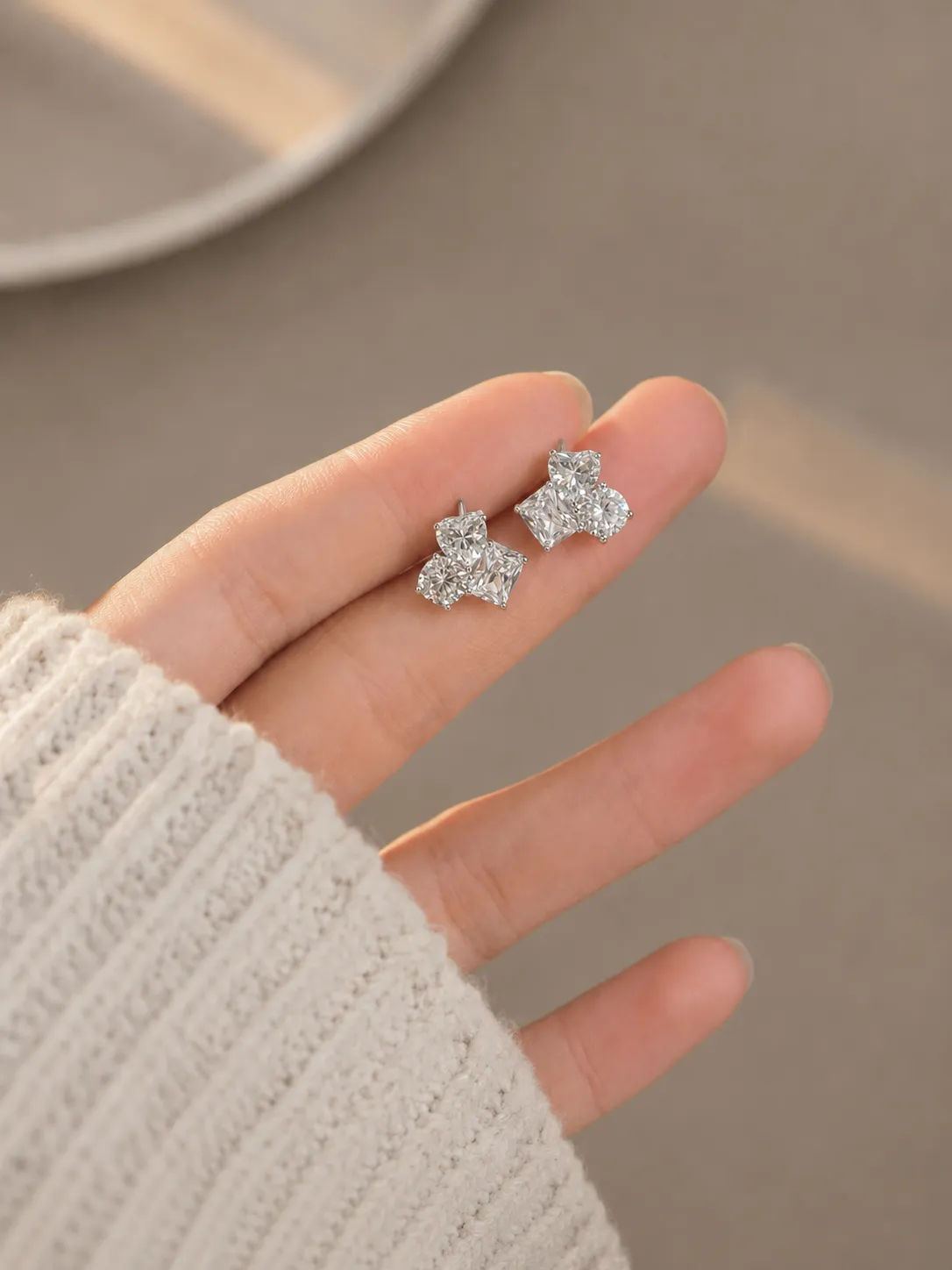 925 Silver Zircon Flower Cluster Sparkling 0.50ct Moissanite Stud Earrings detail 1