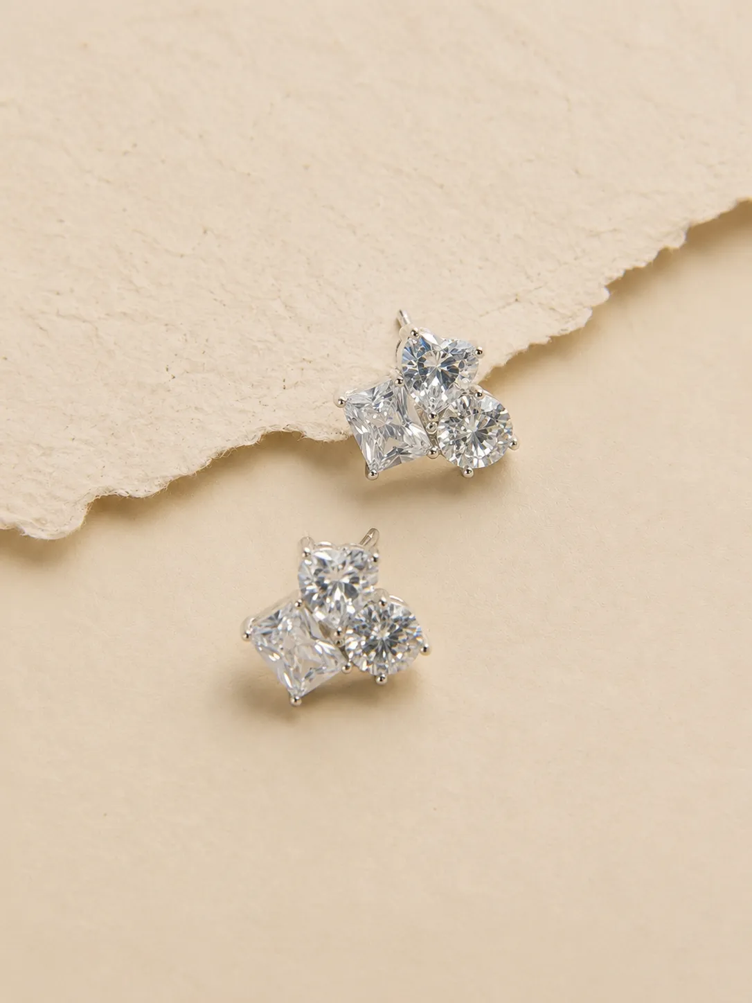 925 Silver Zircon Flower Cluster Sparkling 0.50ct Moissanite Stud Earrings detail 2