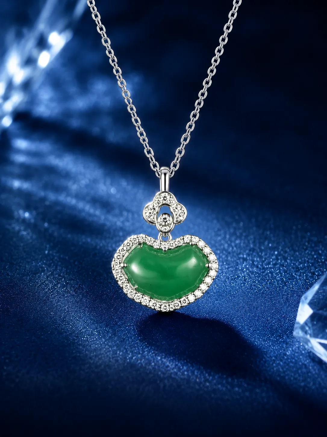 925 Silver Green Agate Diamond-Studded Safety Coin Necklace detail 1
