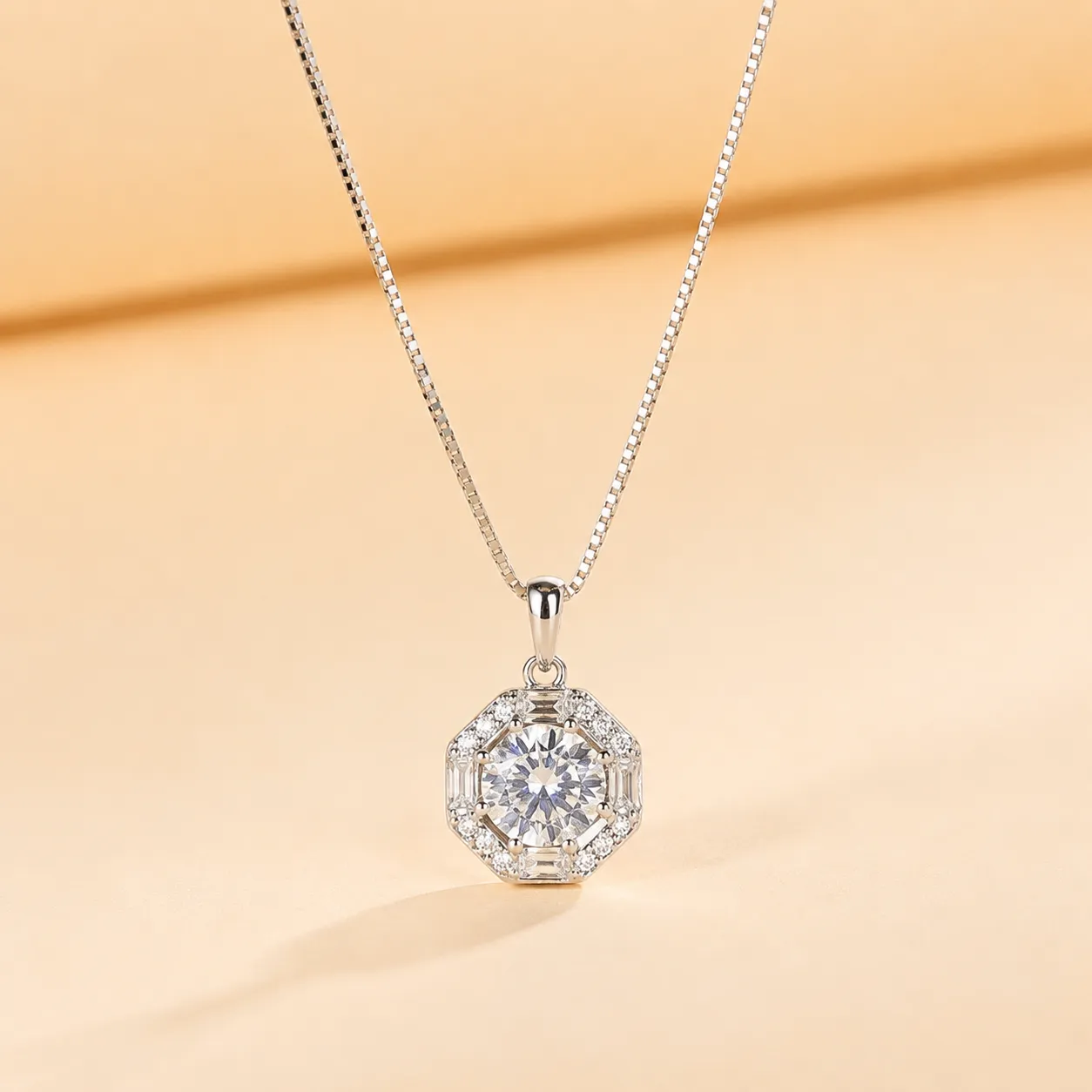 S925 octagon diamond 1-carat pendant detail 1