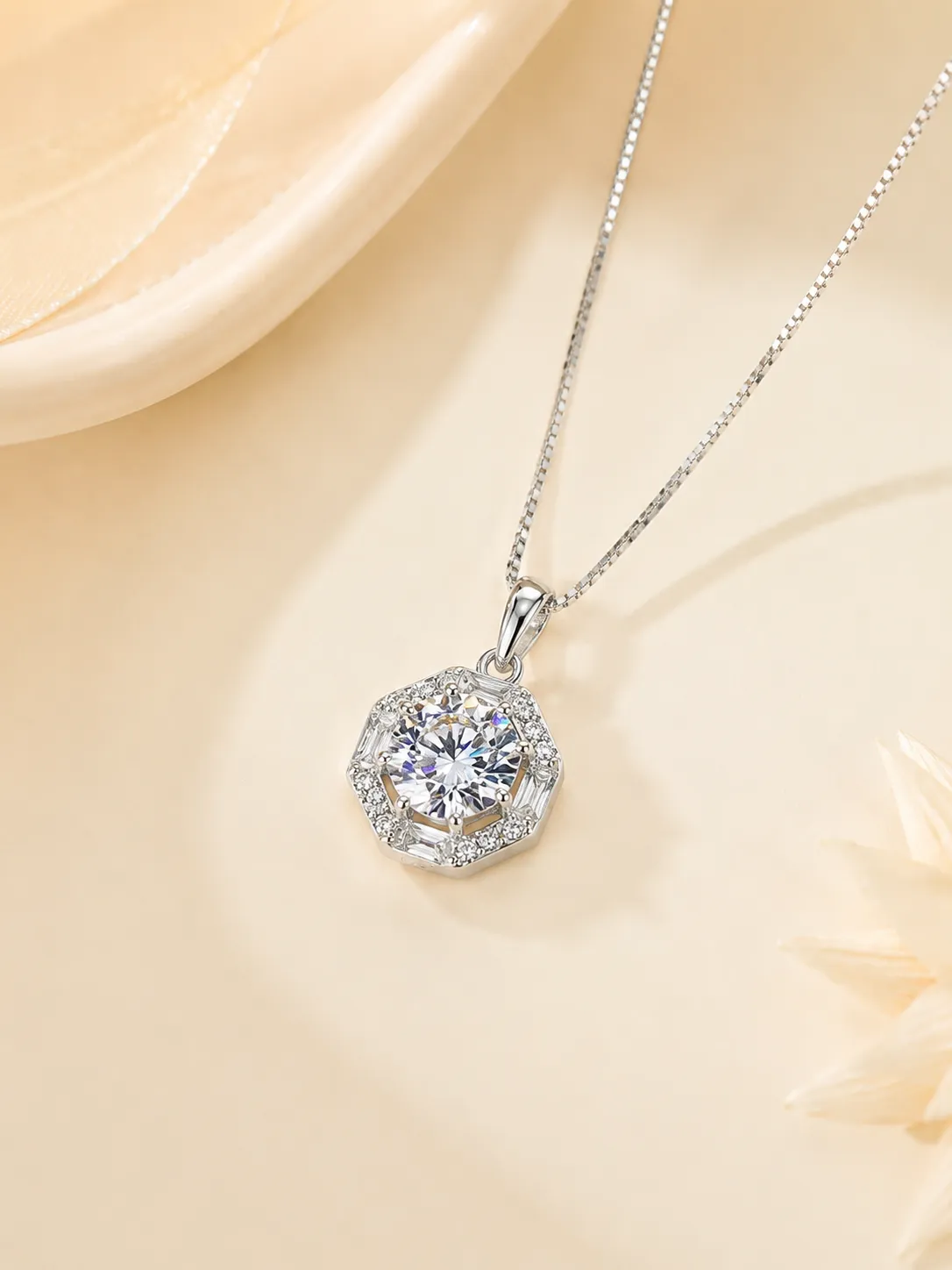 S925 octagon diamond 1-carat pendant detail 2