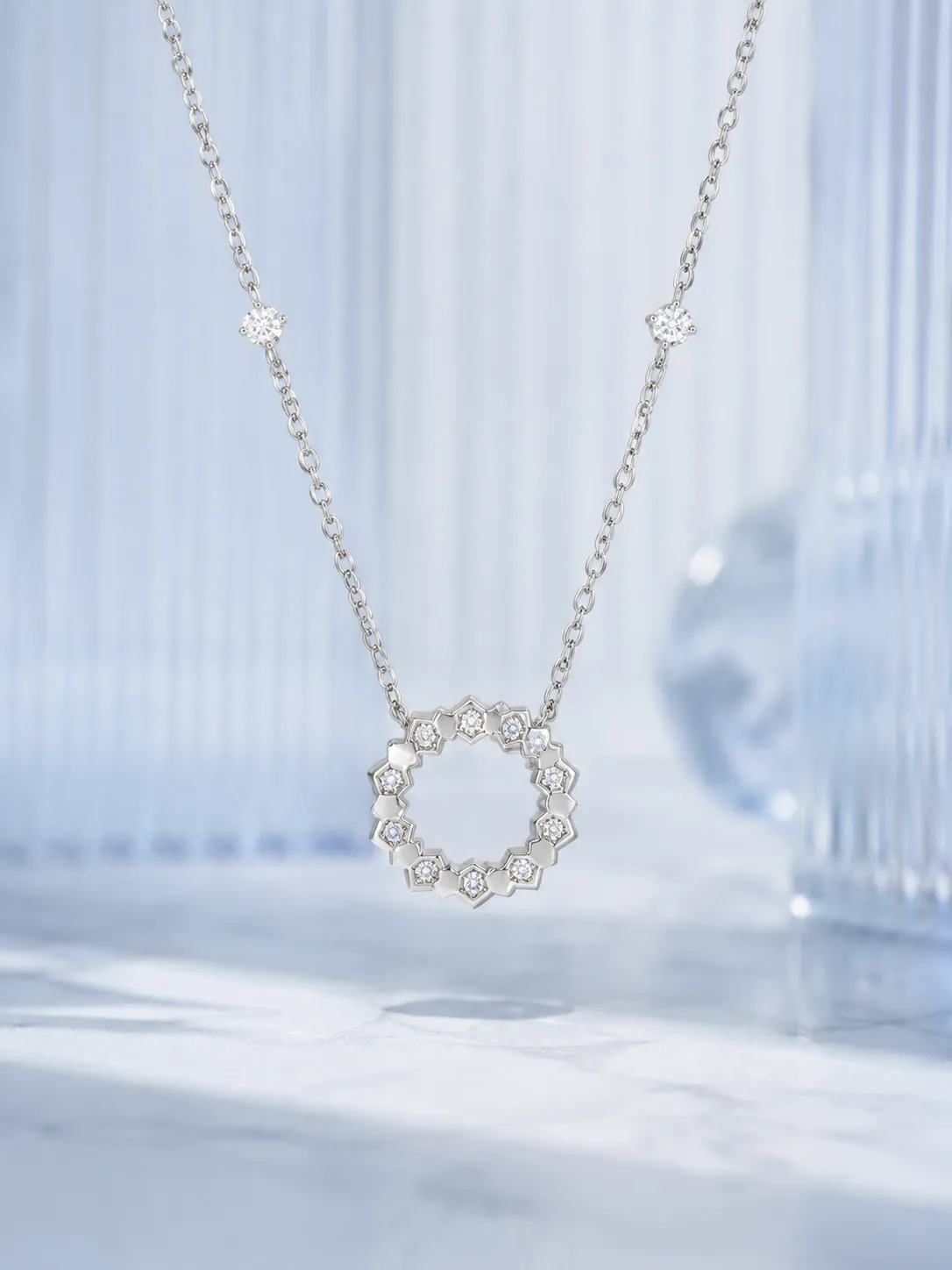 S925 Silver Hoop Zircon Necklace detail 1
