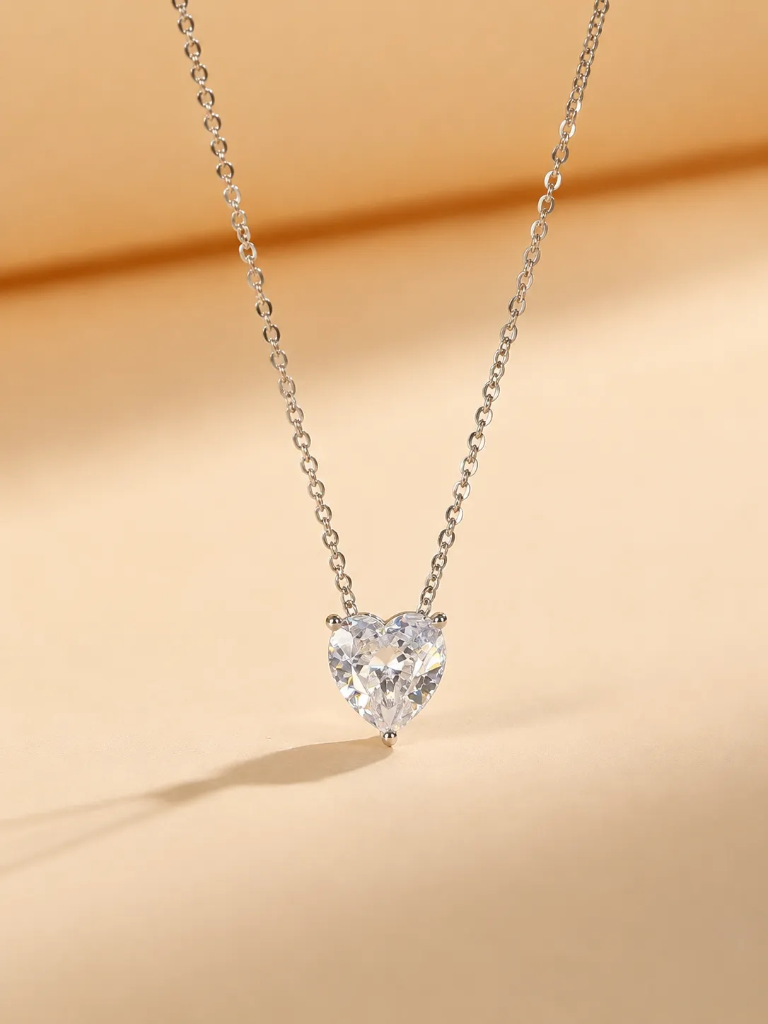 925 Silver Heart-Shaped Snowflake Cut Zircon Necklace Choker detail 2