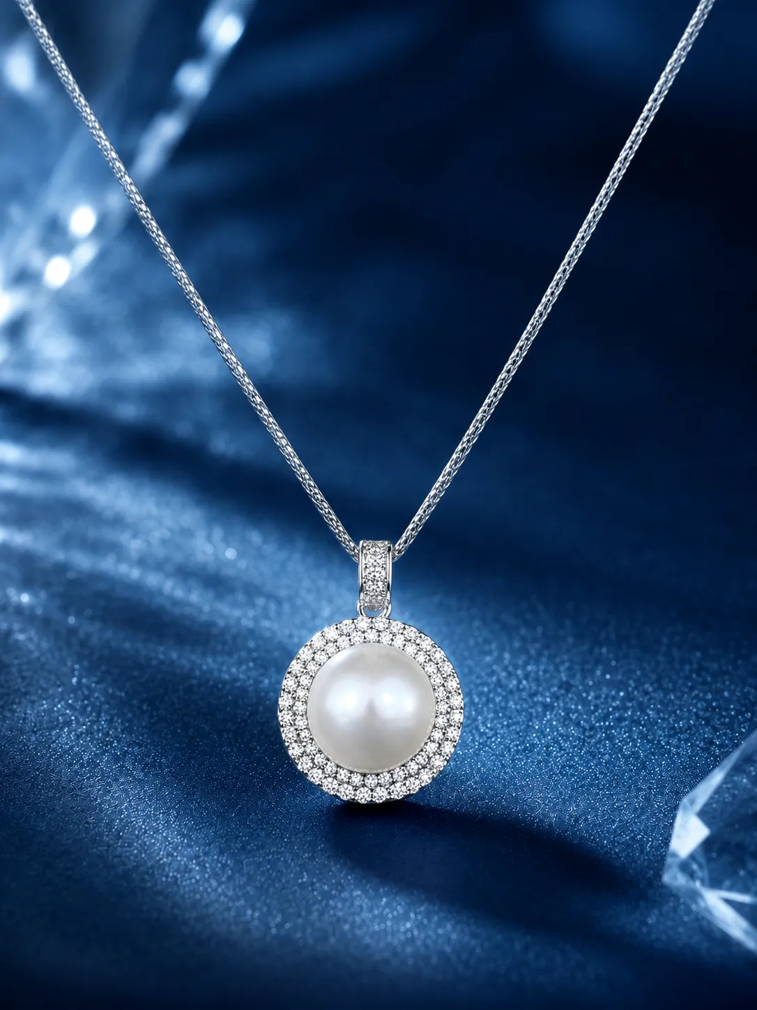 s925 Silver Diamond-Studded Freshwater Pearl Hoop Necklace detail 1