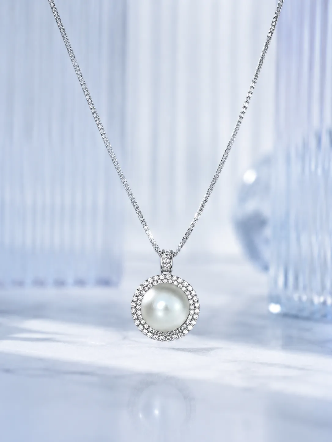 s925 Silver Diamond-Studded Freshwater Pearl Hoop Necklace detail 2
