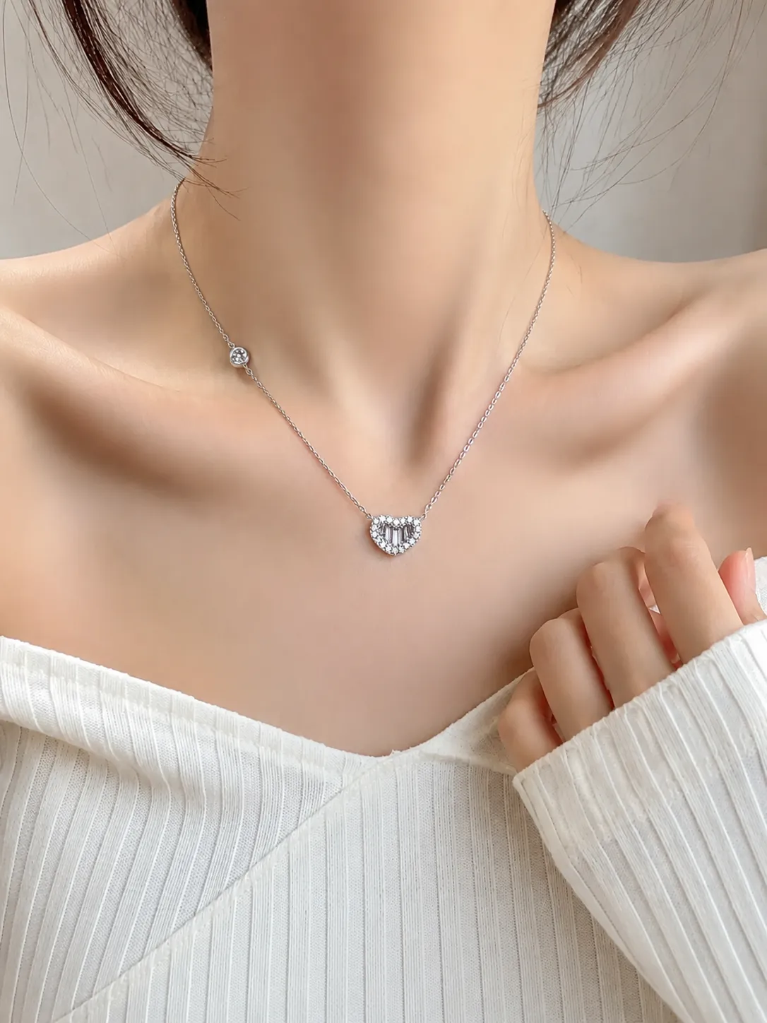 S925 Silver Heart Diamond-Studded Adjustable Necklace detail 2