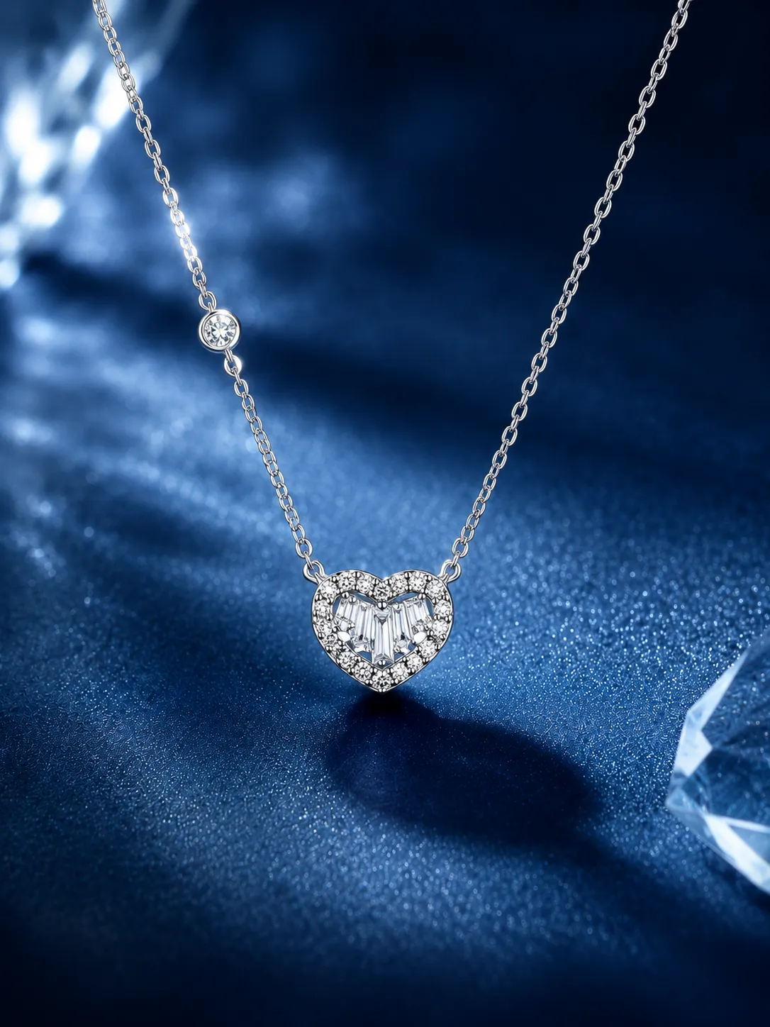 S925 Silver Heart Diamond-Studded Adjustable Necklace detail 1