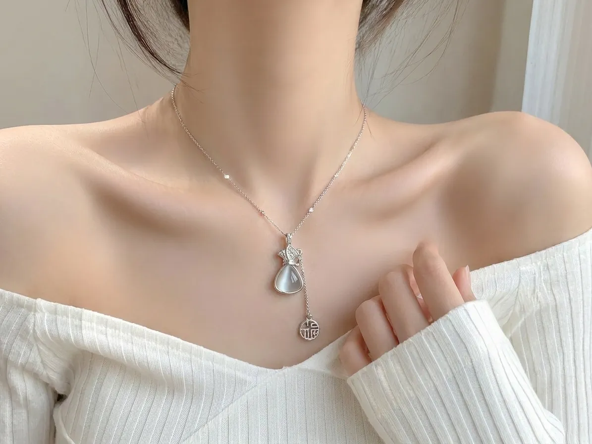 s925 Silver Teardrop Cat's Eye Pendant Necklace detail 2