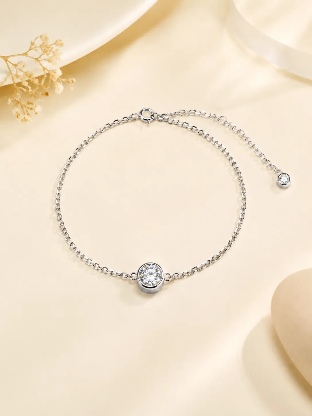 925 Silver Simple One-Carat Moissanite Single Diamond Adjustable Bracelet detail 1