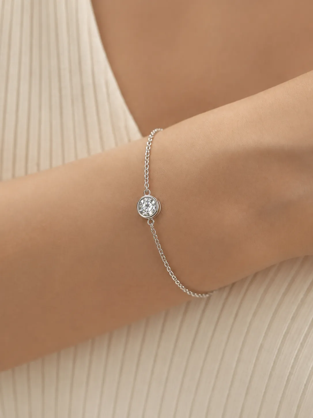 925 Silver Simple One-Carat Moissanite Single Diamond Adjustable Bracelet detail 2