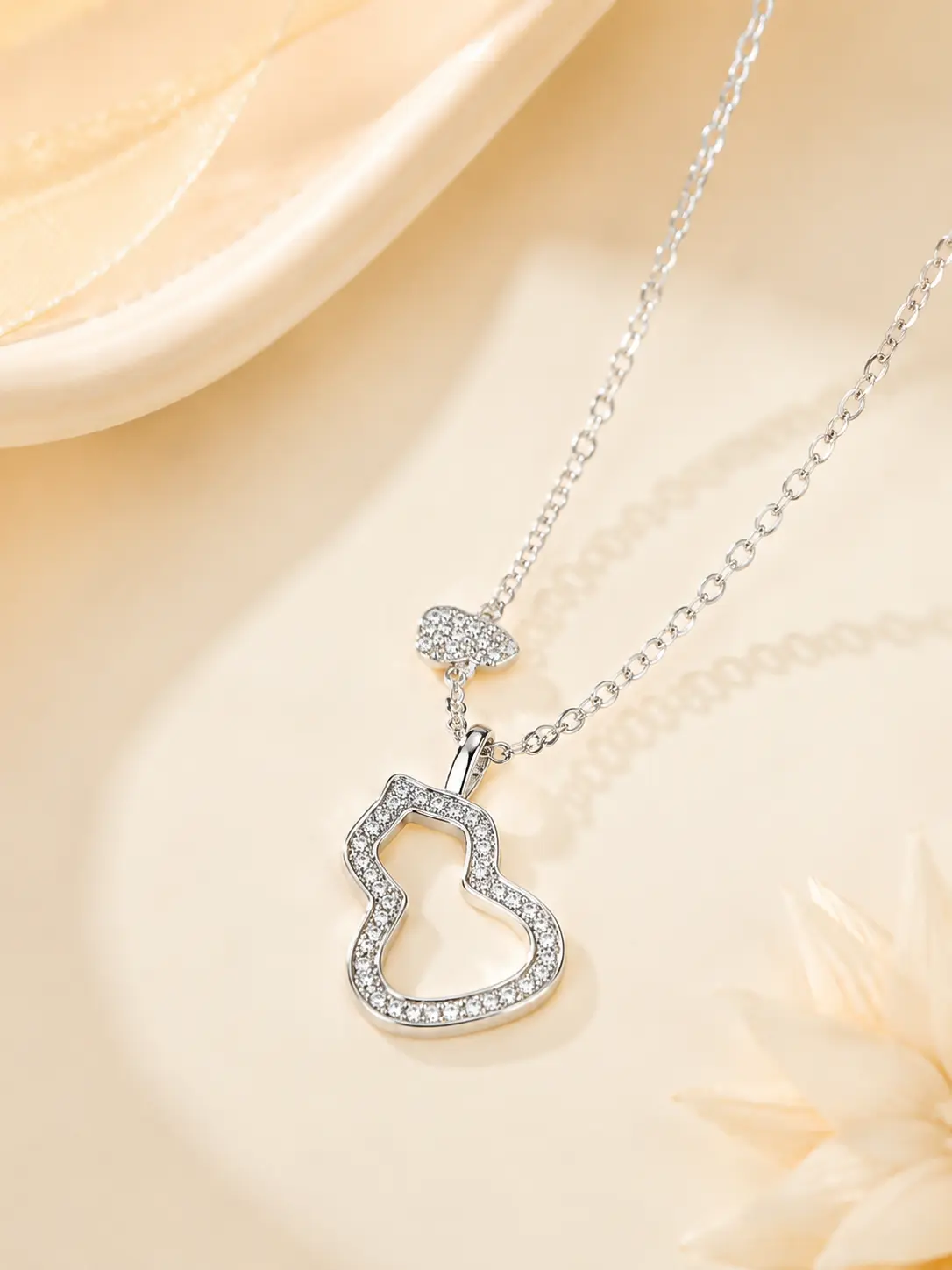 Silver Diamond-Studded Unique-Shaped Pendant Necklace detail 2