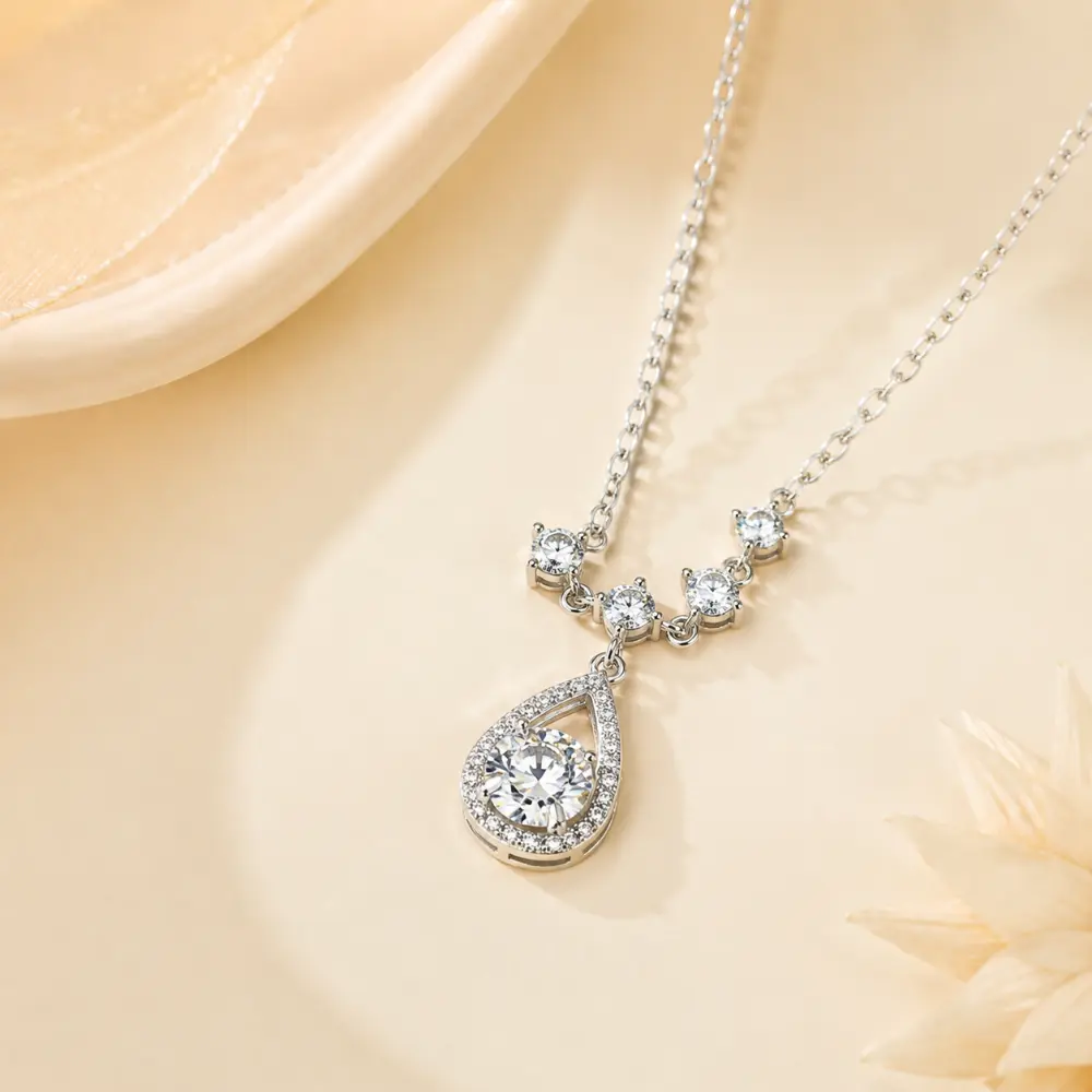 S925 Silver Water Drop Moissanite Diamond Necklace detail 1